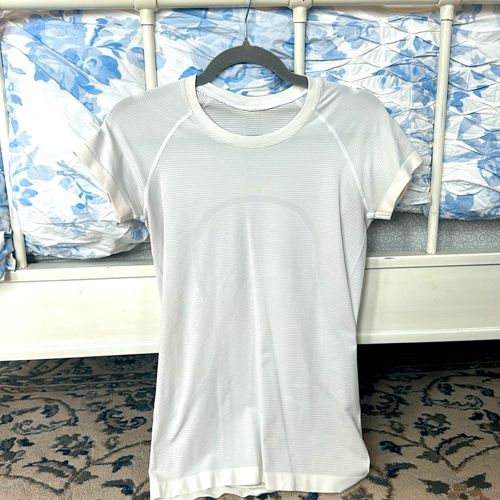 Lululemon swiftlytech white